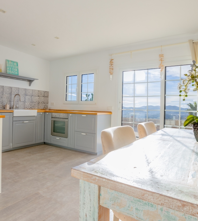 Resa Estates Ibiza sale te koop Villa hills Can Furnet kitchen .jpg